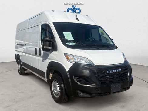 Used 2025 RAM ProMaster 2500 FWD image 34