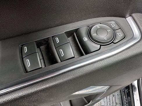 Used 2024 Chevrolet Silverado 1500 LT AWD/4WD image 8