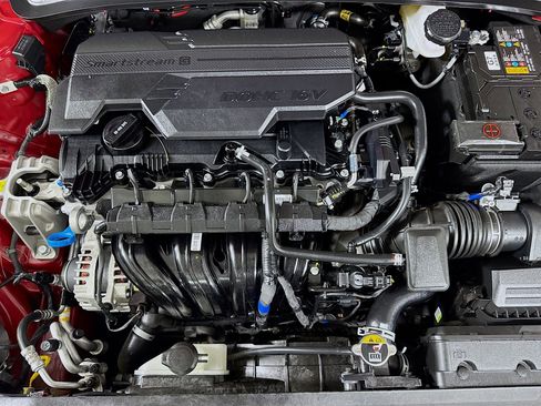 Used 2025 Hyundai Elantra SE image 38