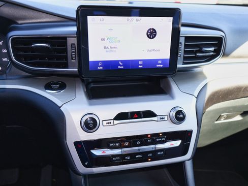 Used 2023 Ford Explorer XLT w/ Equipment Group 202A image 18