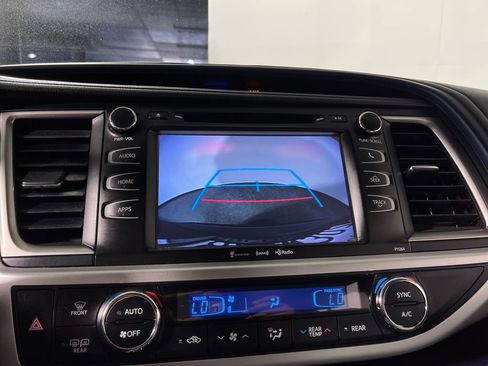 Used 2016 Toyota Highlander Plus AWD/4WD image 21