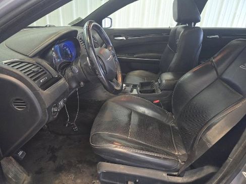 Used 2018 Chrysler 300 S w/ 300S Premium Group image 4