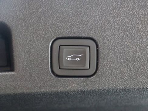 Used 2025 Chevrolet Traverse RS w/ LPO, Floor Liner Package FWD image 40