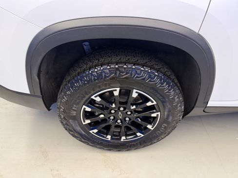 Used 2024 Chevrolet Traverse Z71 AWD/4WD image 8