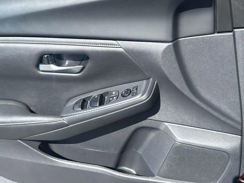 Certified 2025 Nissan Sentra SV image 21