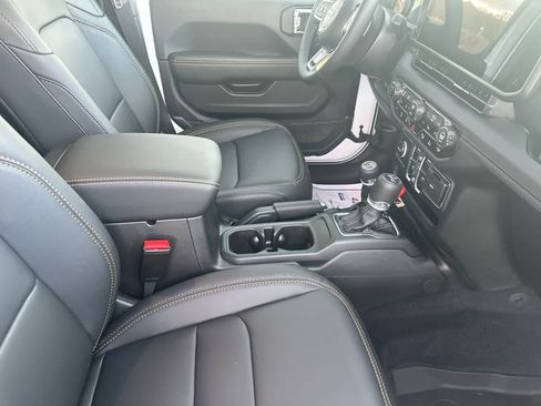 New 2026 Jeep Wrangler Unlimited Sahara image 19