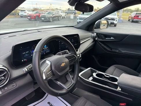 Used 2025 Chevrolet Equinox LT image 6