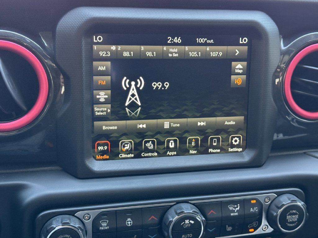 Used 2021 Jeep Wrangler Unlimited Sahara AWD/4WD image 18