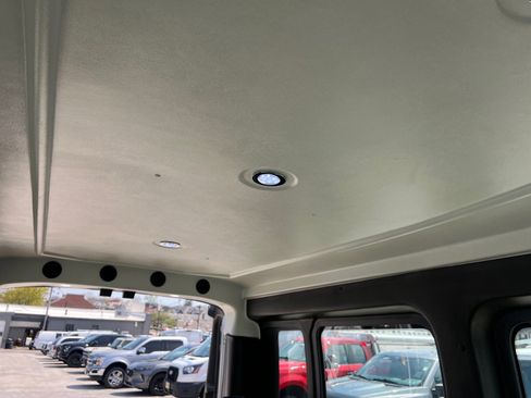 Used 2018 Ford Transit 250 148 Medium Roof image 10