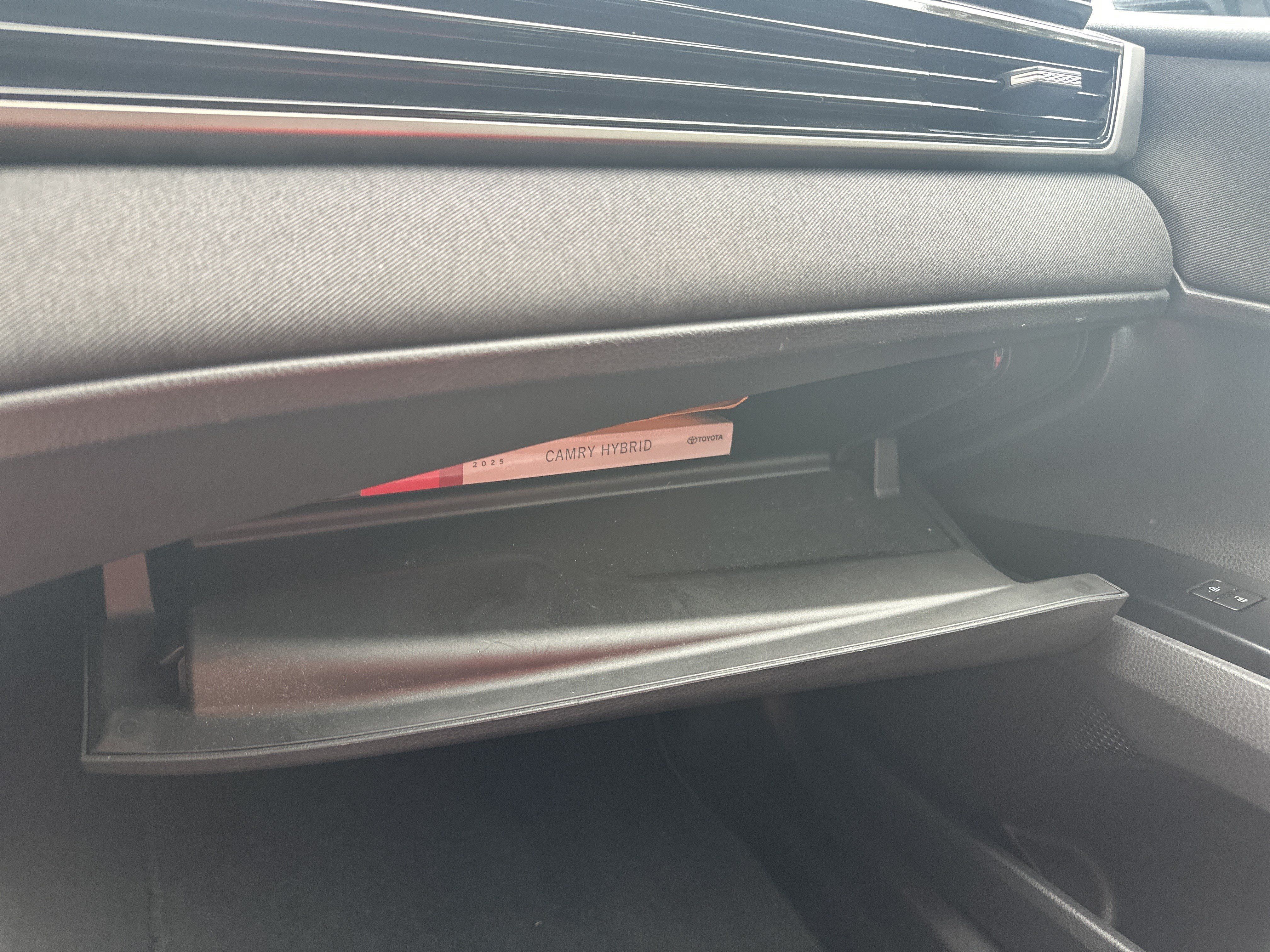 Used 2025 Toyota Camry LE FWD image 28
