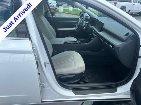 Used 2025 Hyundai Sonata SEL FWD image 30