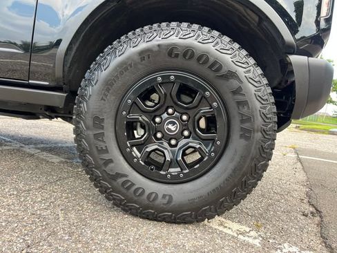 Used 2025 Ford Bronco Badlands AWD/4WD image 13