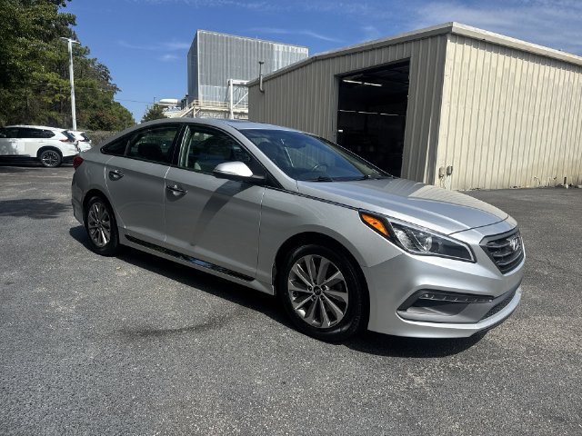Used 2016 Hyundai Sonata Sport w/ Option Group 1V FWD image 3