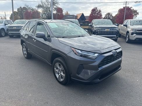 Used 2024 Toyota RAV4 LE image 7