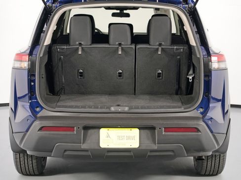 Used 2022 Nissan Pathfinder SV image 9