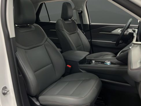 Used 2026 Ford Explorer Active w/ Active Comfort Package AWD/4WD image 24