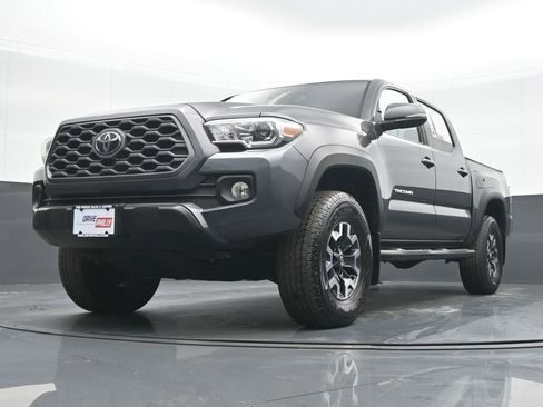 Used 2021 Toyota Tacoma TRD Off-Road image 15