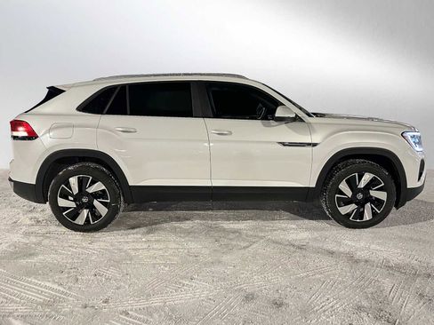 New 2026 Volkswagen Atlas Cross Sport SE image 2