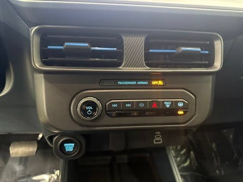 Used 2025 Ford Maverick Lobo AWD/4WD image 35