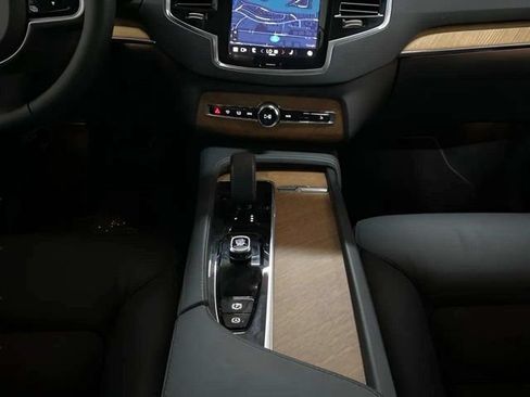 Used 2024 Volvo XC90 T8 Plus w/ Protection Package Premier AWD/4WD image 15