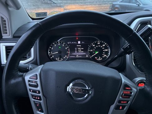 Used 2021 Nissan Titan SV w/ SV Convenience Package image 10