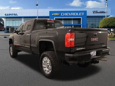 Used 2017 GMC Sierra 2500 Denali w/ Duramax Plus Package image 6