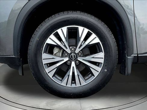 Used 2023 Nissan Rogue SV AWD/4WD image 35