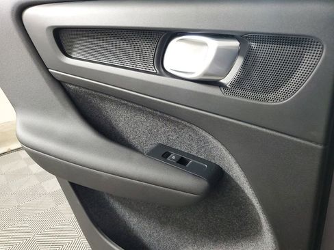 Used 2026 Volvo XC40 B4 Plus w/ Climate Package image 20