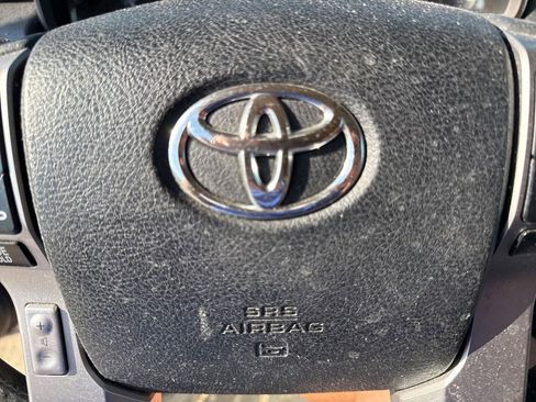 Used 2017 Toyota 4Runner SR5 RWD image 28