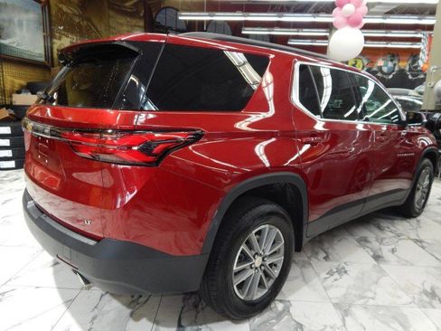 Used 2023 Chevrolet Traverse Premier image 3