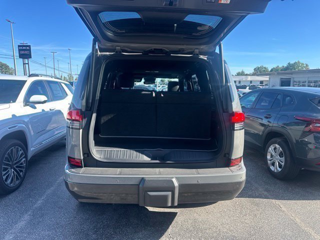 Used 2024 Lexus GX 550 w/ Cold Area Package AWD/4WD image 4