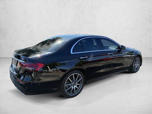 Used 2023 Mercedes-Benz E 350 4MATIC Sedan image 5