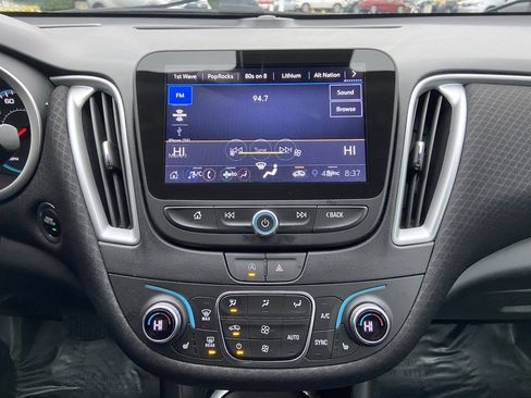 Used 2024 Chevrolet Malibu LT image 17