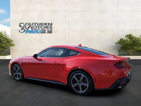 Used 2024 Ford Mustang Coupe RWD image 3