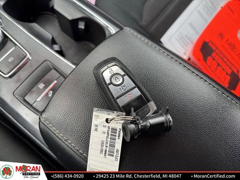 Used 2020 Ford Fusion SE image 26