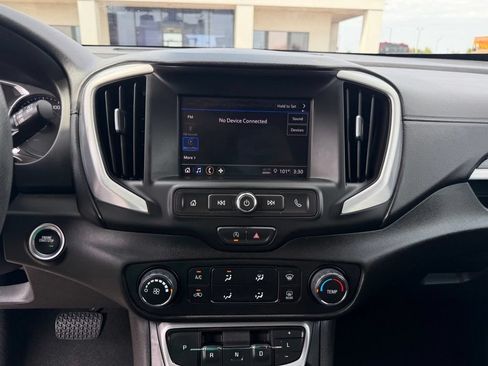 Used 2024 GMC Terrain SLE FWD image 31
