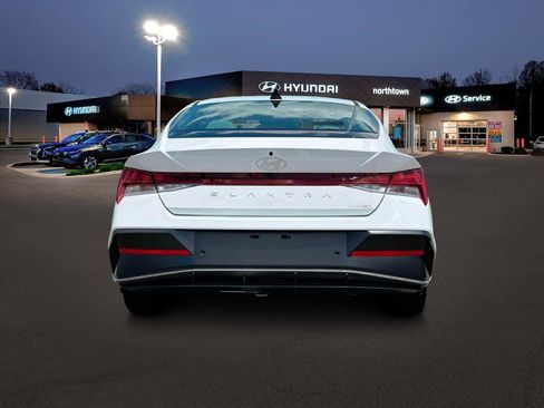 New 2025 Hyundai Elantra Limited image 6