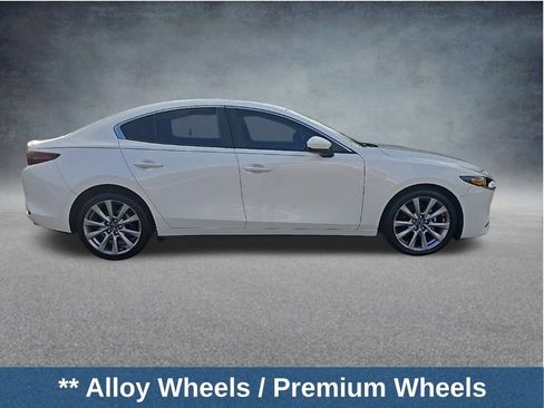 Used 2021 MAZDA MAZDA3 s image 4