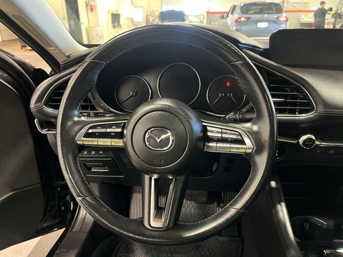 Used 2022 MAZDA MAZDA3 s FWD image 12