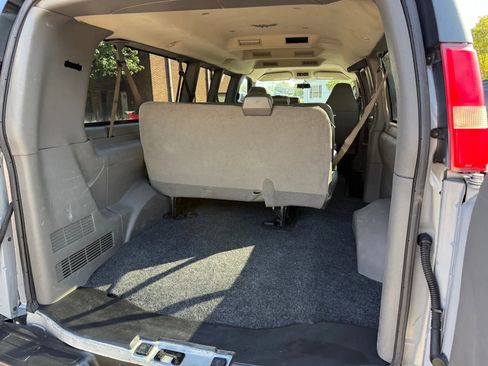 Used 2015 GMC Savana 3500 LT w/ LT Preferred Equipment Group image 33