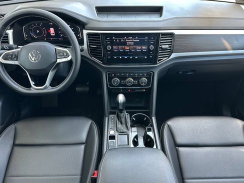 Used 2023 Volkswagen Atlas SE w/ Panoramic Sunroof Package FWD image 13