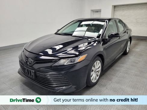 Used 2019 Toyota Camry LE image 1