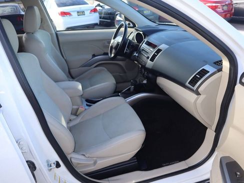 Used 2008 Mitsubishi Outlander SE FWD image 31