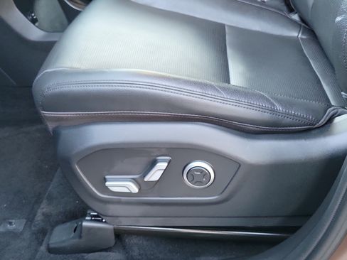 Certified 2025 Hyundai Santa Fe Limited image 17