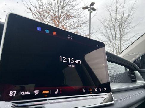 New 2026 Volkswagen Tiguan SE AWD/4WD image 15