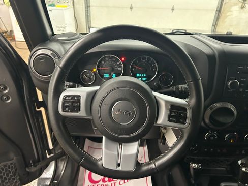 Used 2017 Jeep Wrangler Unlimited Sport AWD/4WD image 15