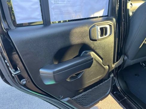 Used 2022 Jeep Wrangler Unlimited Sport AWD/4WD image 10