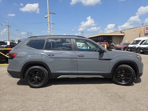 Used 2024 Volkswagen Atlas Peak Edition SE AWD/4WD image 16