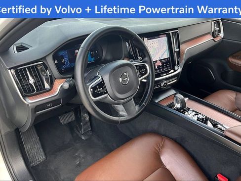 Used 2025 Volvo V60 B5 Cross Country Plus image 18