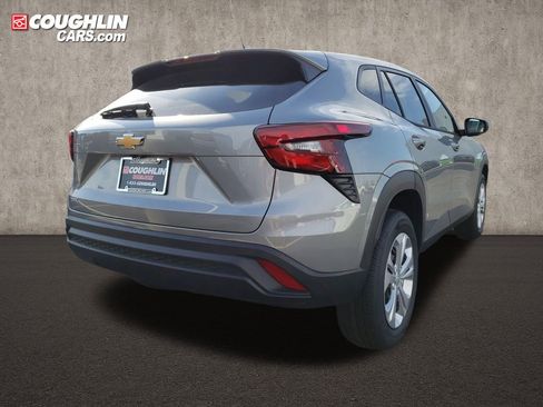 New 2026 Chevrolet Trax LS FWD image 6